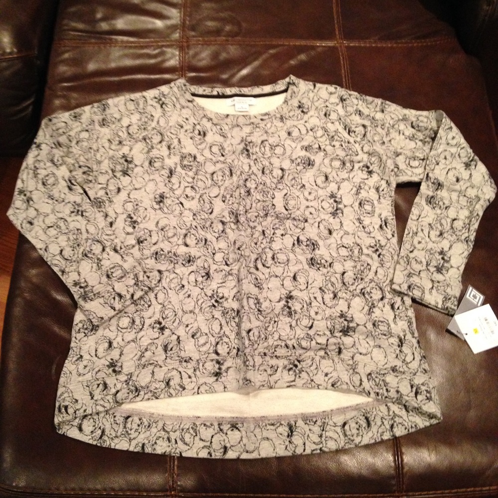 NWT  Weekend pullover